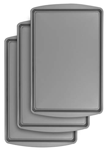 31LdBXs1MgL.jpg G & S Metal Products Company BakerEze Medium Non-Stick Cookie Pan, 16.9''L x 10.7''W x 0.8''H, Grey, 3 Count (Pack of 1) - Image 1
